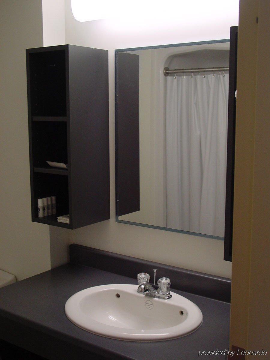 Residence & Conference Centre - ברוקוויל מראה חיצוני תמונה