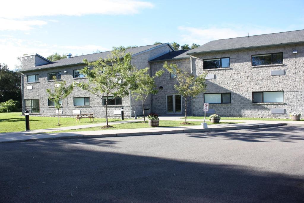 Residence & Conference Centre - ברוקוויל מראה חיצוני תמונה