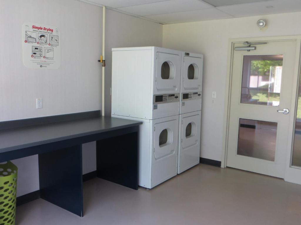 Residence & Conference Centre - ברוקוויל מראה חיצוני תמונה